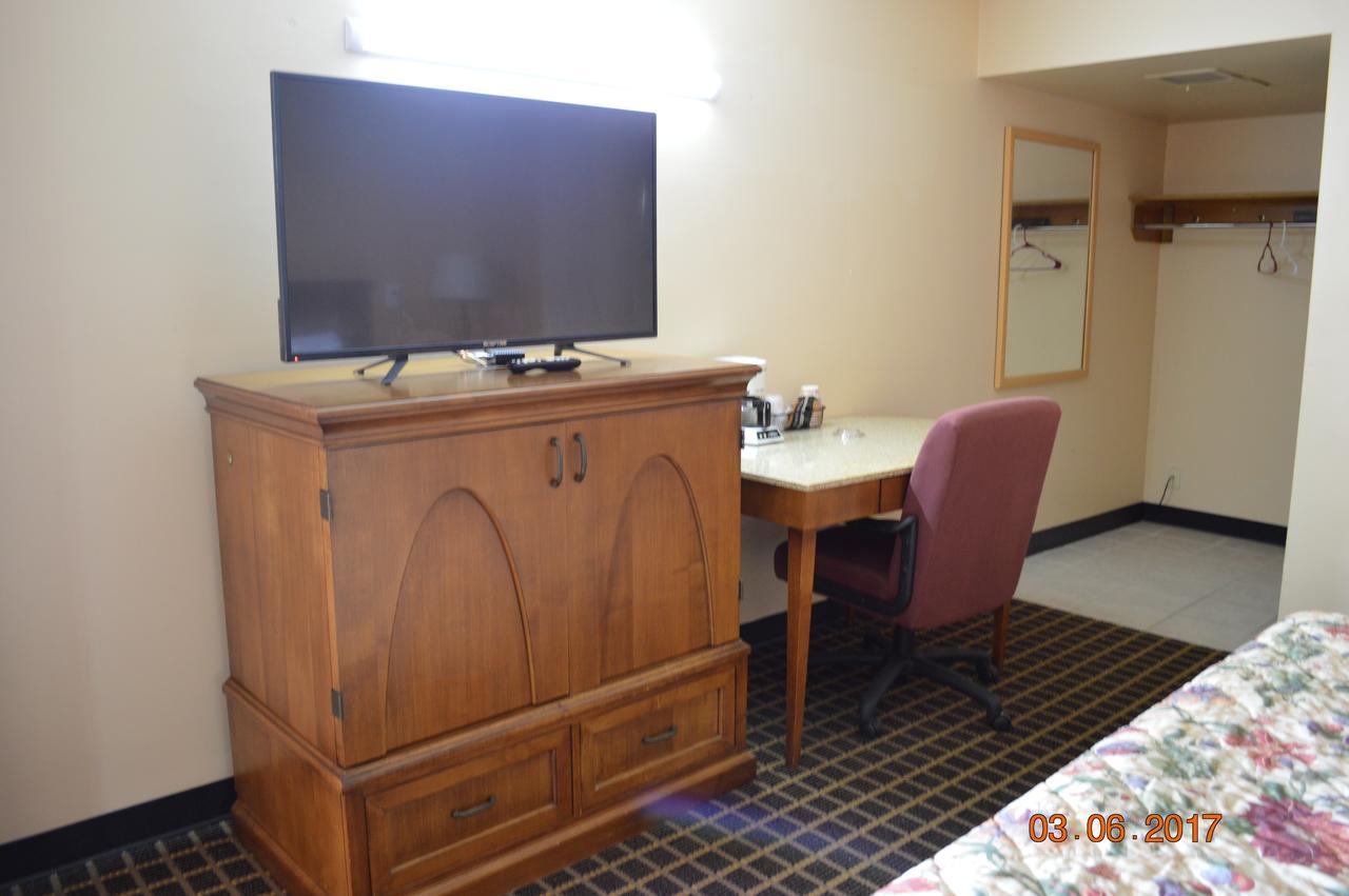 Budget Inn Of Bay City Extérieur photo