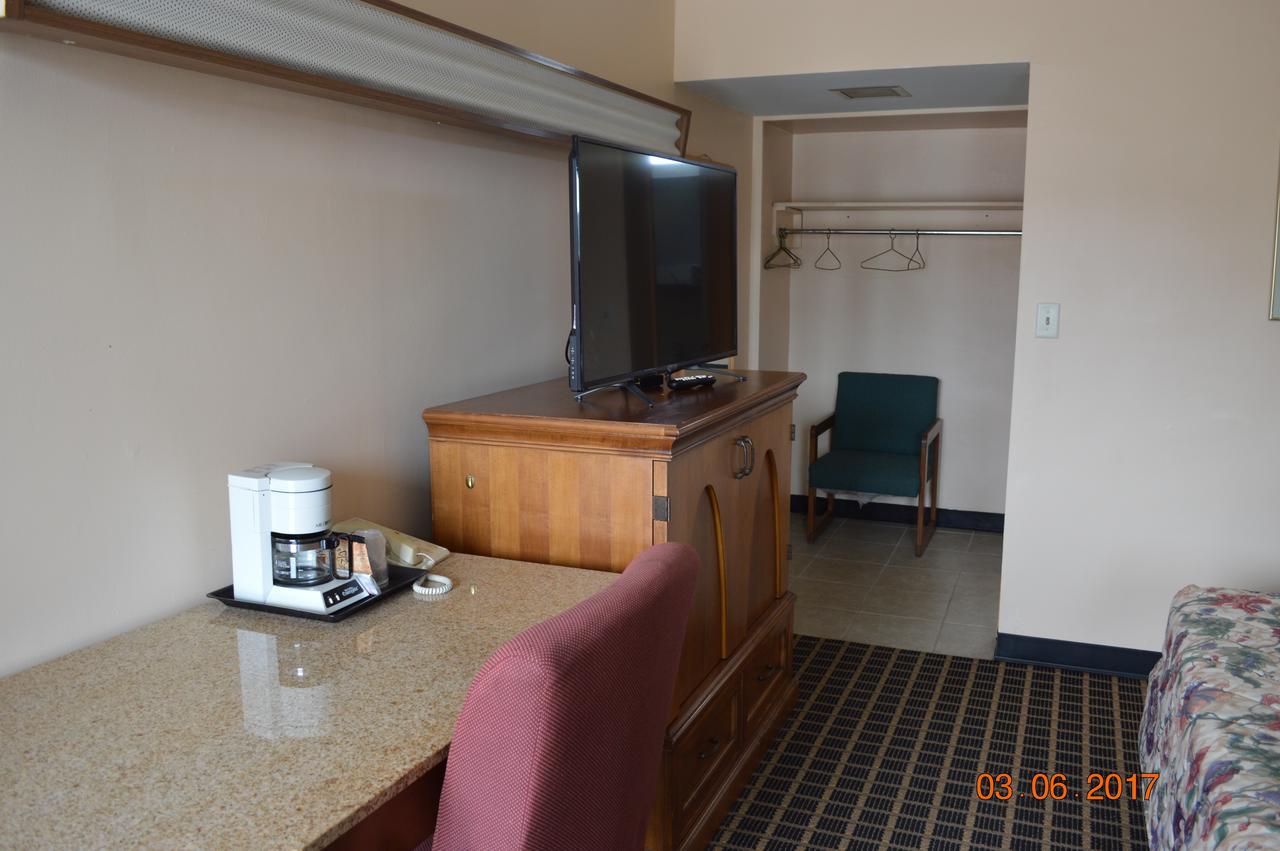 Budget Inn Of Bay City Extérieur photo